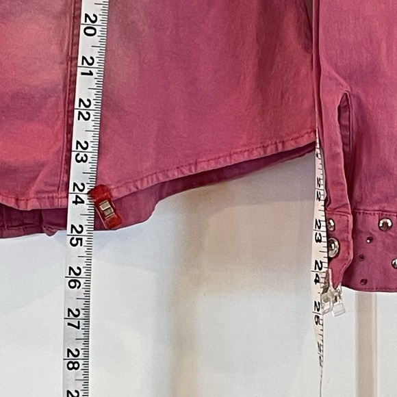 DG2 Diane Gilman Distressed Pink Rhinestone Denim Shirt‎ Light Jacket M Cowgirl - Picture 4 of 10